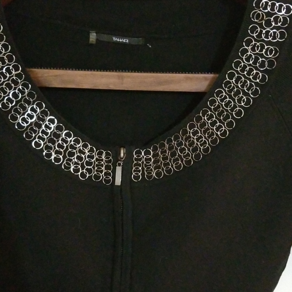 Top - Picture 2 of 6